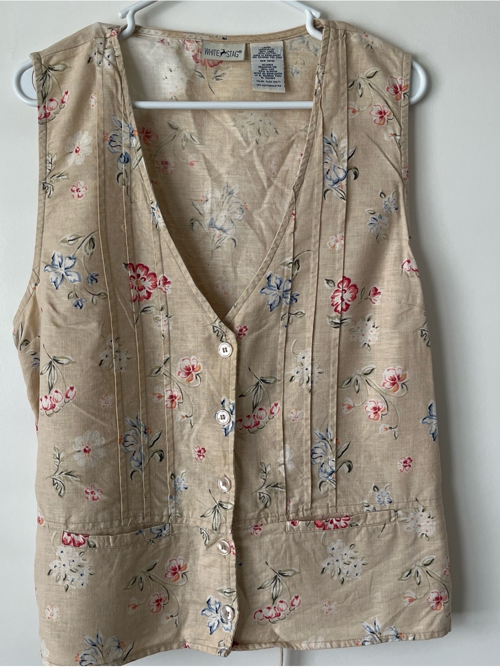 (SOLD) White Stag Beige Floral Button-Front Sleeveless Top